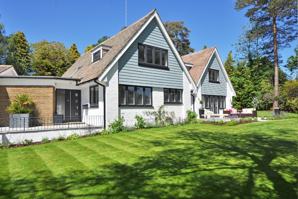 Cleaning Siding on a Home
