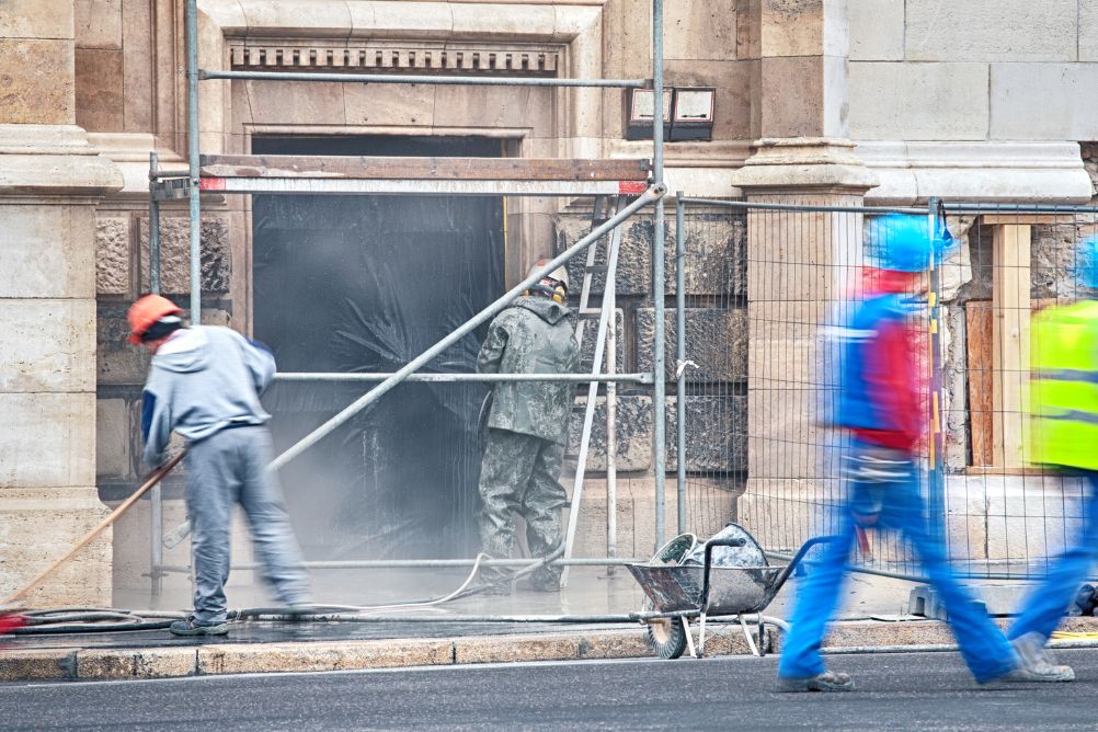MAINTAINING CLEANLINESS IN COMMERCIAL SPACES: BEYOND POST-CONSTRUCTION CLEANUP