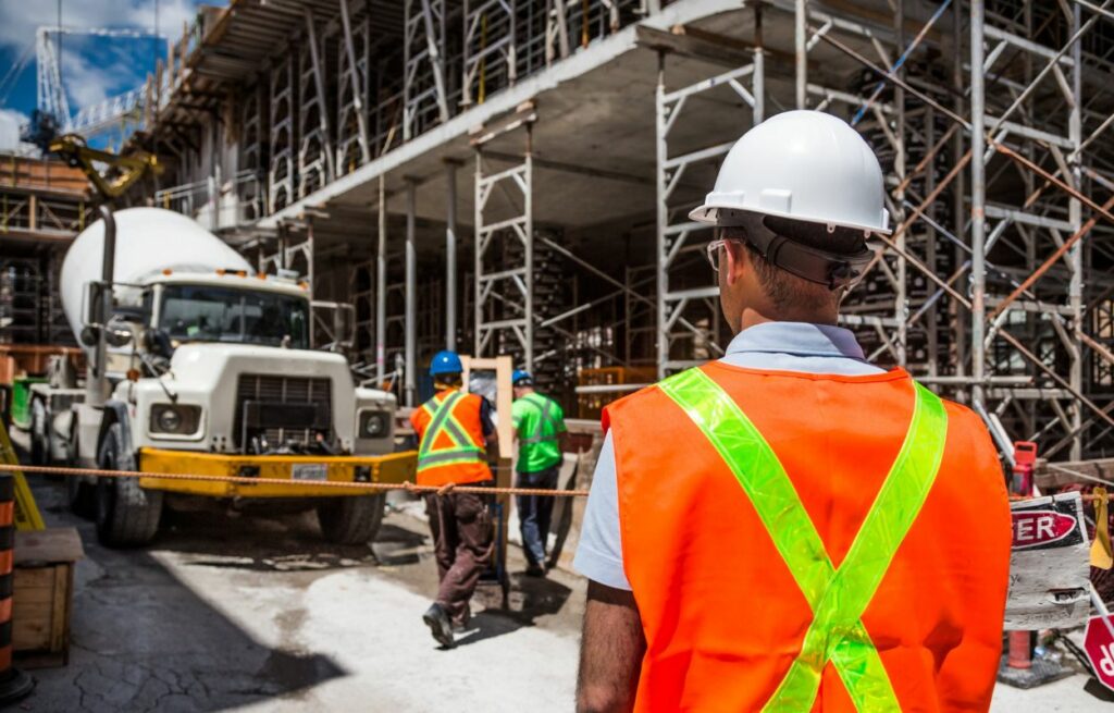 POST-CONSTRUCTION CLEANERS: ABOVE AND BEYOND